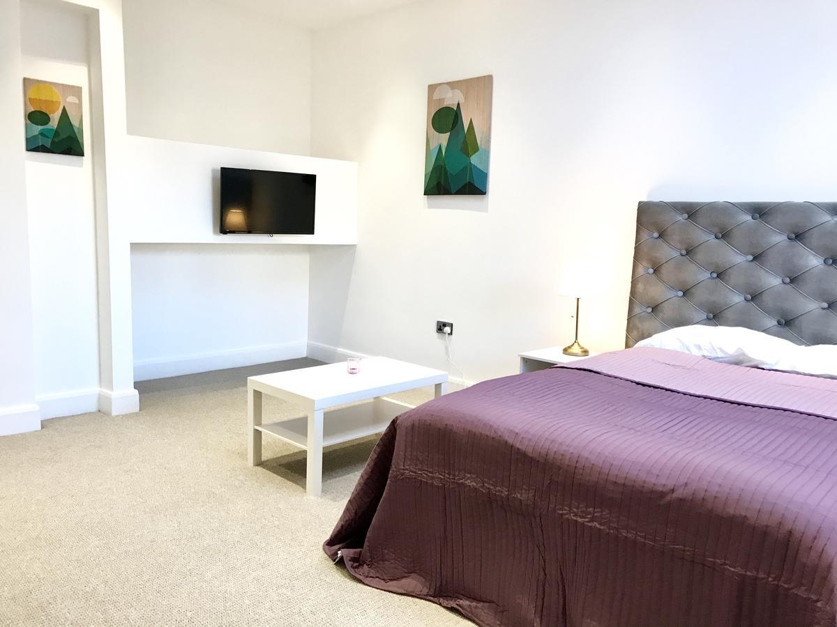 Harrow Apartment *